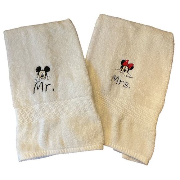Embroidered Mickey Minnie Mr Mrs Hand Towel Set White Disney Wedding Anniversary - Picture 1 of 8